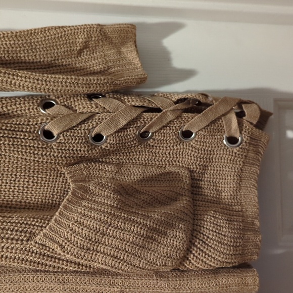 Cardigan - Picture 2 of 4